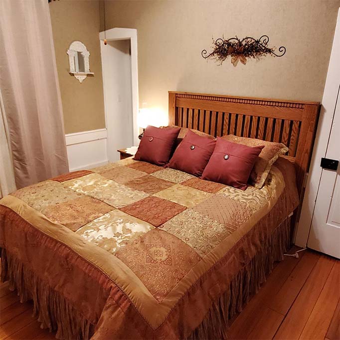 Nappanee Farmhouse Inn