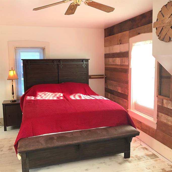 Nappanee Farmhouse Inn