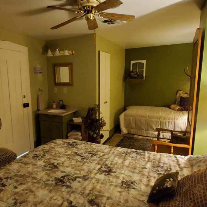 Nappanee Farmhouse Inn