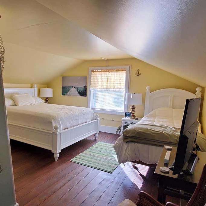 Nappanee Farmhouse Inn